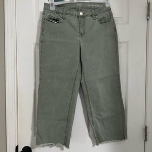 Crown & Ivy Grey Ankle Jeans loose fit